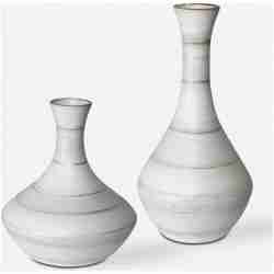 Potter-Vases Urns & Finials