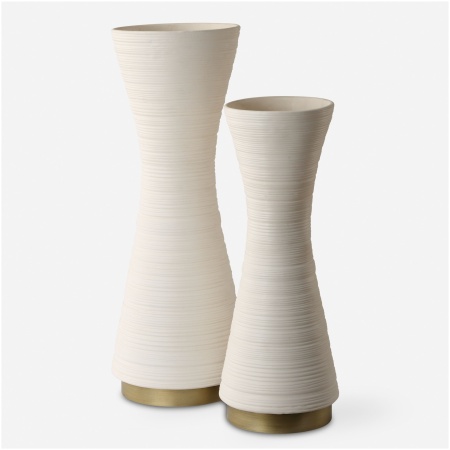 Ridgeline-Vases Urns & Finials